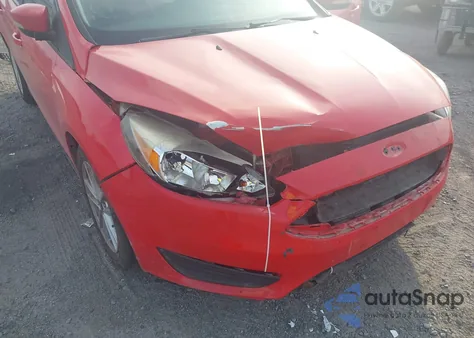 2016 Ford Focus Se z USA, uszkodzony, nr VIN 1FADP3F28GL297282